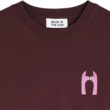 T-SHIRT LOOK