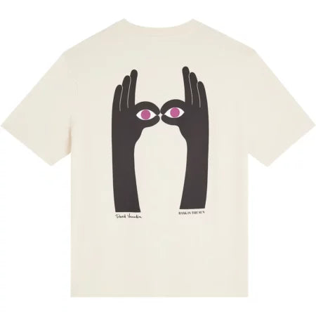 T-SHIRT LOOK