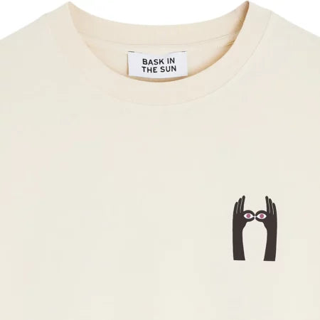 T-SHIRT LOOK