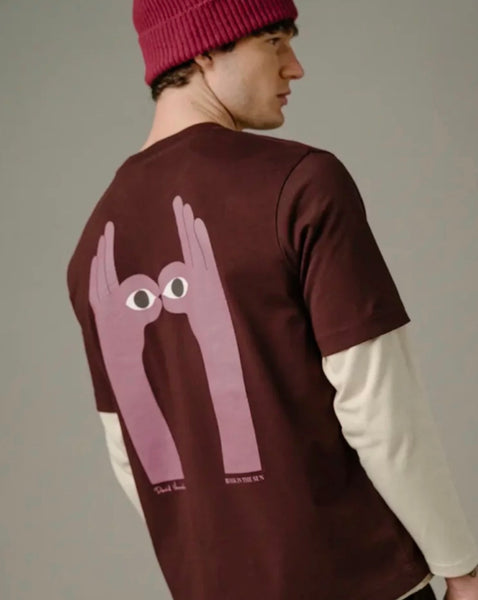 T-SHIRT LOOK